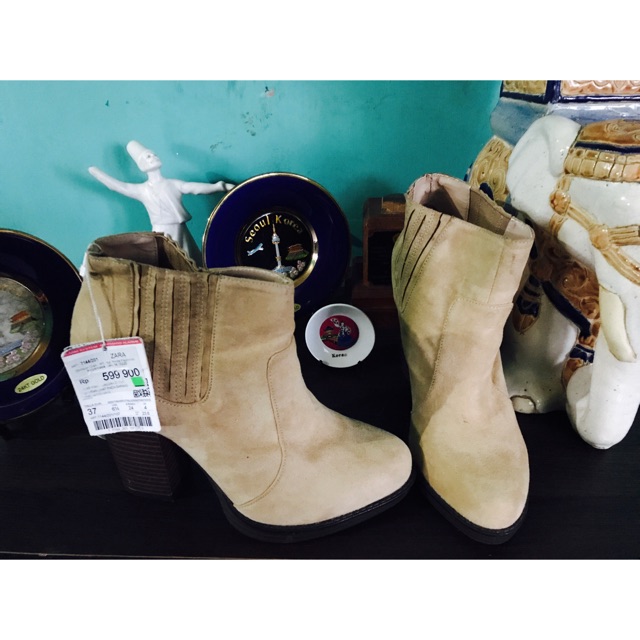 Sepatu boots zara