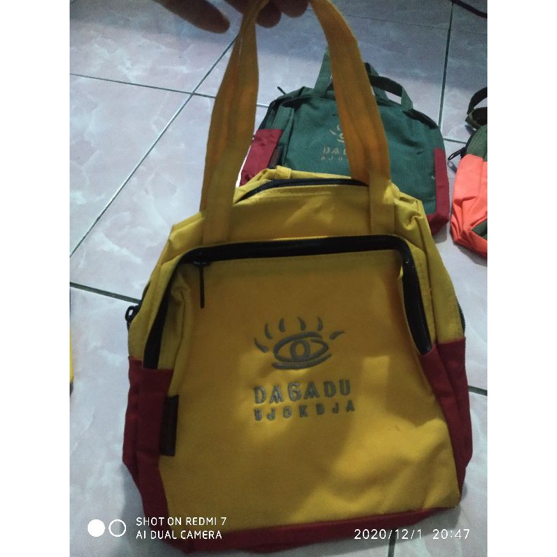 

Tas tangan dagadu djokdja