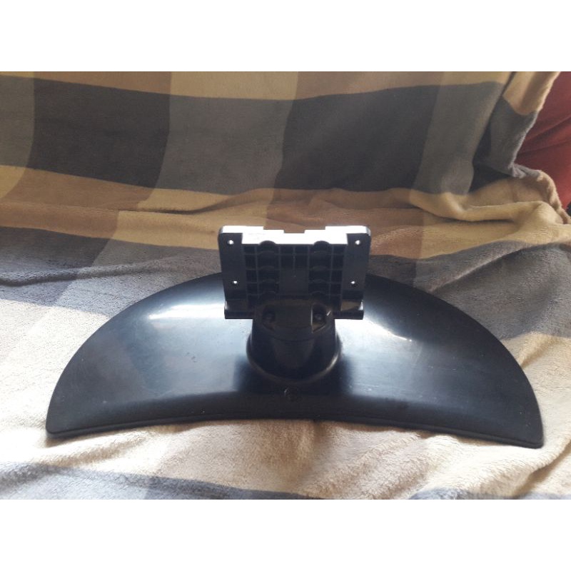 kaki tv / stand tv LG 26LH20R