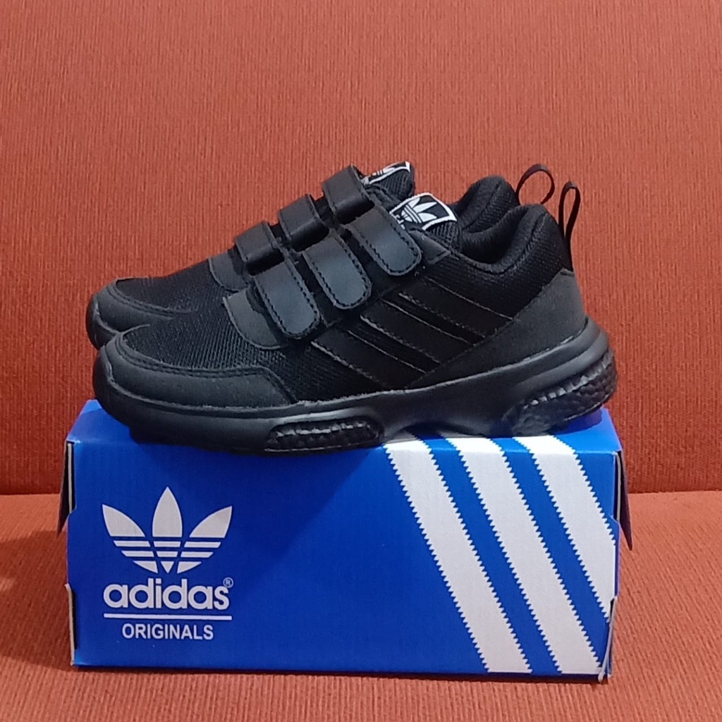 sepatu sekolah anak SD SMP sepatu full hitam sepatu sneaker anak fashion