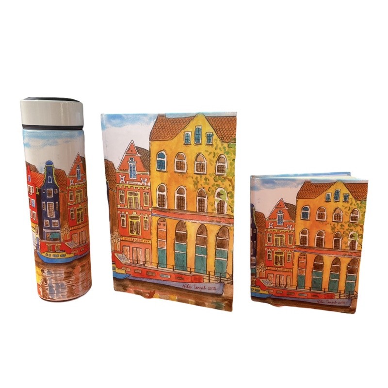 

Paket Kado Tumbler dan Notebook Diary Journal The Nila Tanzil Collection Amsterdam