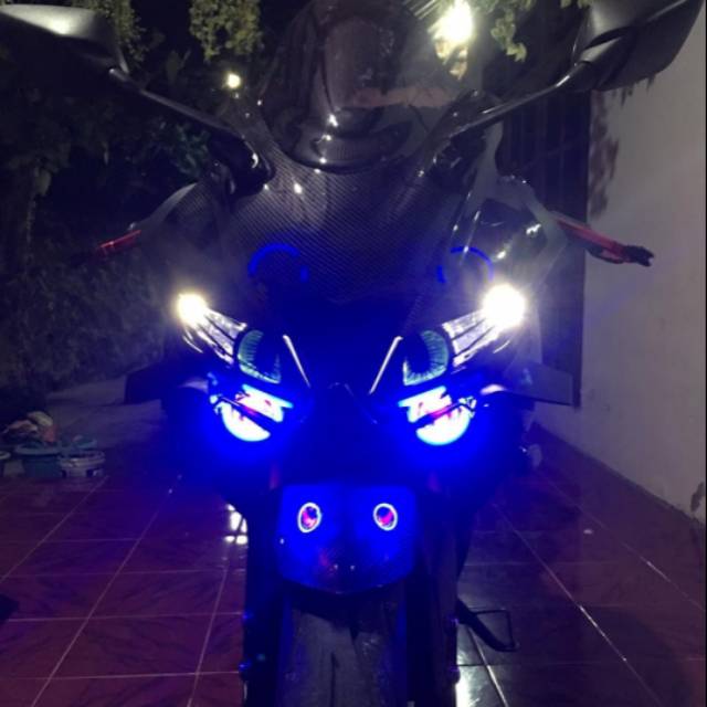Stiker mata R15 vva V3
