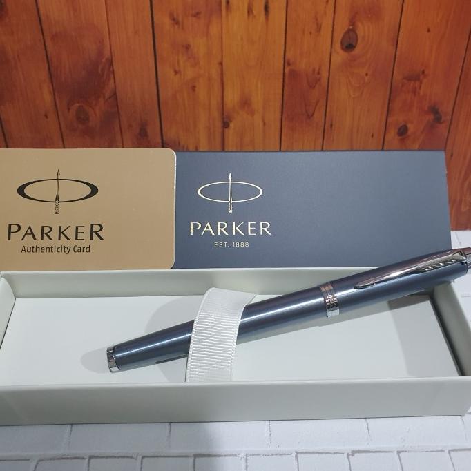 

Pulpen Parker IM New Blue Grey CT Roller Ball Free Grafir Nama