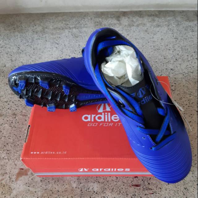 Sepatu bola anak ardiles