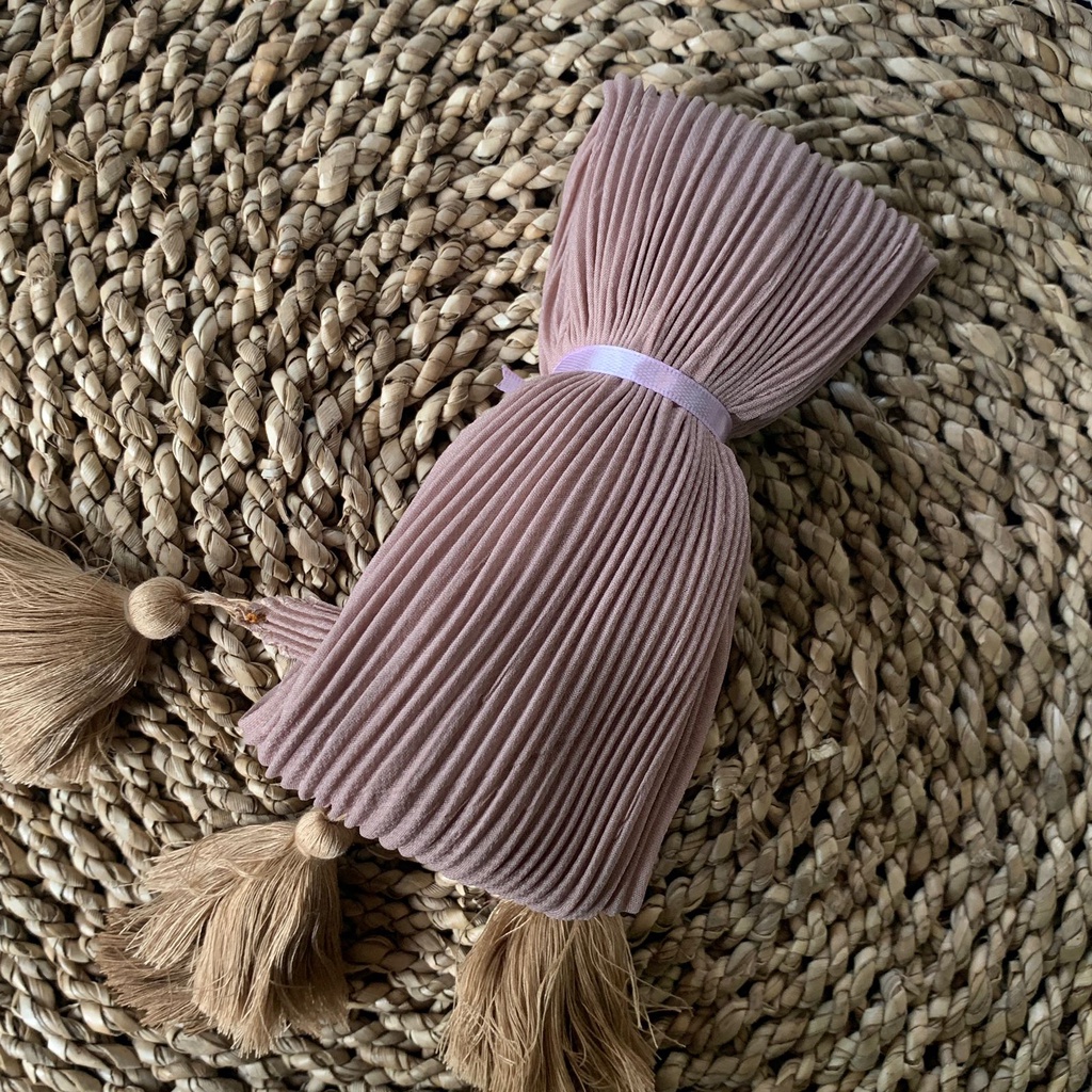 Jilbab Plisket Segiempat Bella Plisket Pleated Jambul Segiempat Plisket Jambul-chocogrey