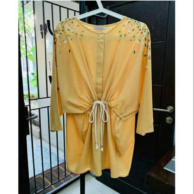 preloved meca top ria miranda size S