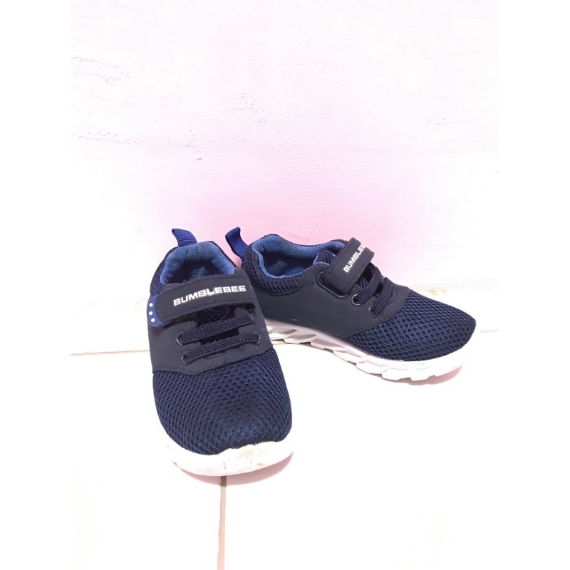 Preloved Sepatu anak Transformers Bumblebee