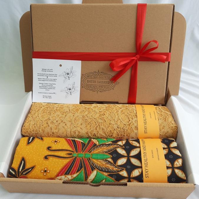 

HADIAH/PARCEL/PARSEL/HAMPERS LEBARAN/RAMADHAN/IDUL FITRI KAIN BATIK