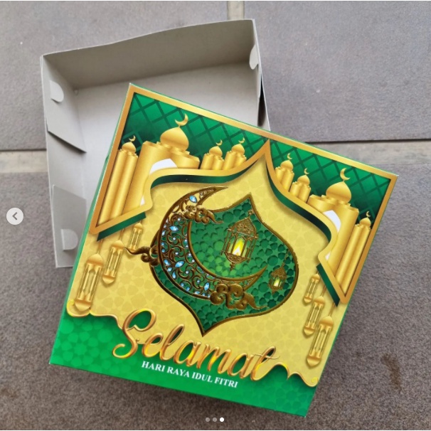 Box Lebaran Spring Hijau 22x22cm Dus Kue Idul Fitri Kemasan Lapis Legit Brownies Lapis Surabaya Leba