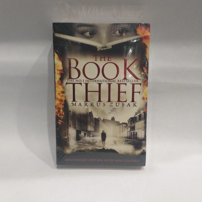 

MUST HAVE!! THE BOOK THIEF TERLARIS