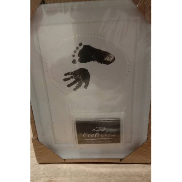 Figura (Pigura) tapak kaki/ tapak tangan bayi