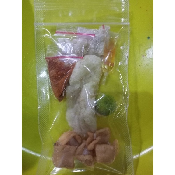 

krupuk toping baso aci dan bumbu