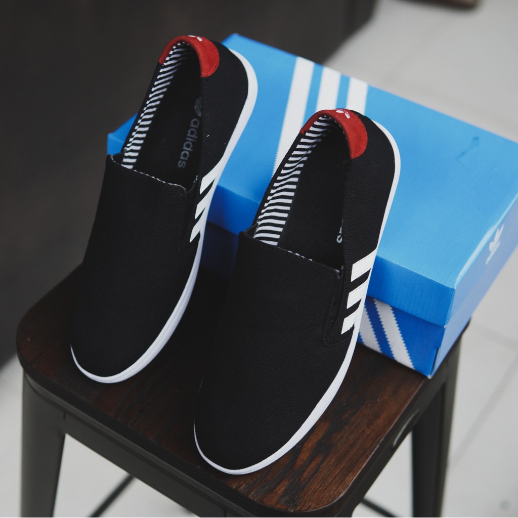 BISA COD!!Sepatu Casual Slop Pria Adidas Devv Hitam Slip on Terlaris /Santai/Outdoor Santai