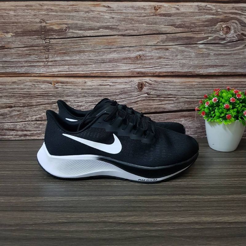 Nike Air Zoom Pegasus 37 Black White