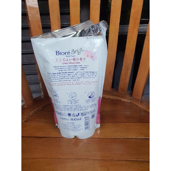 sabun mandi biore body foam 800ml