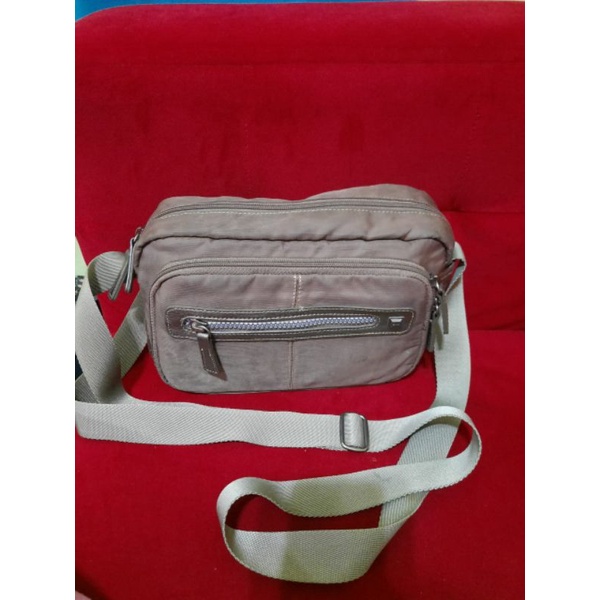 Tas sling asics preloved