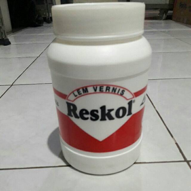 

Lem Vernis Reskol