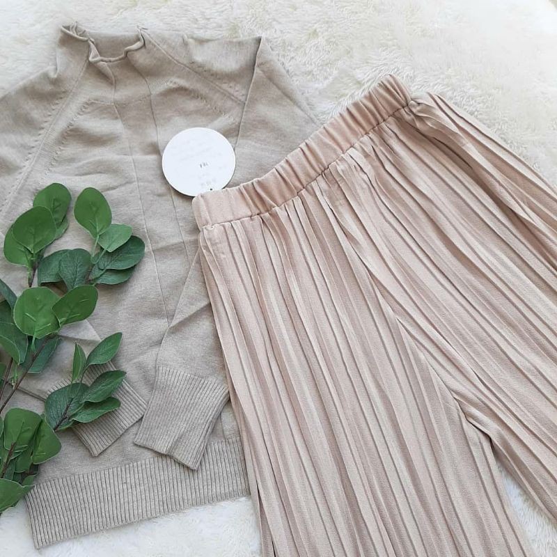 CELANA KULOT PLISKET IMPORT JUMBO MUAT S-M-L-XL-XXL-Cream