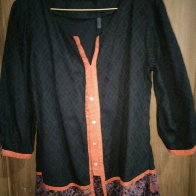 Blouse Tenun Alleira Batik