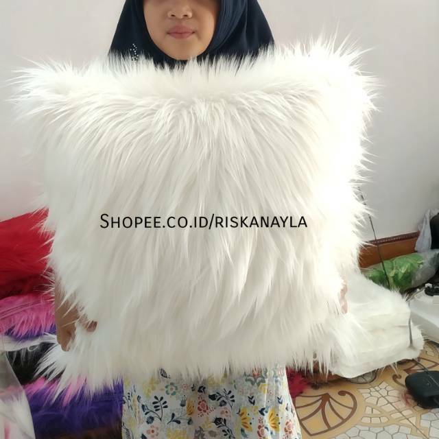 Cover bantal bulu korea glossy