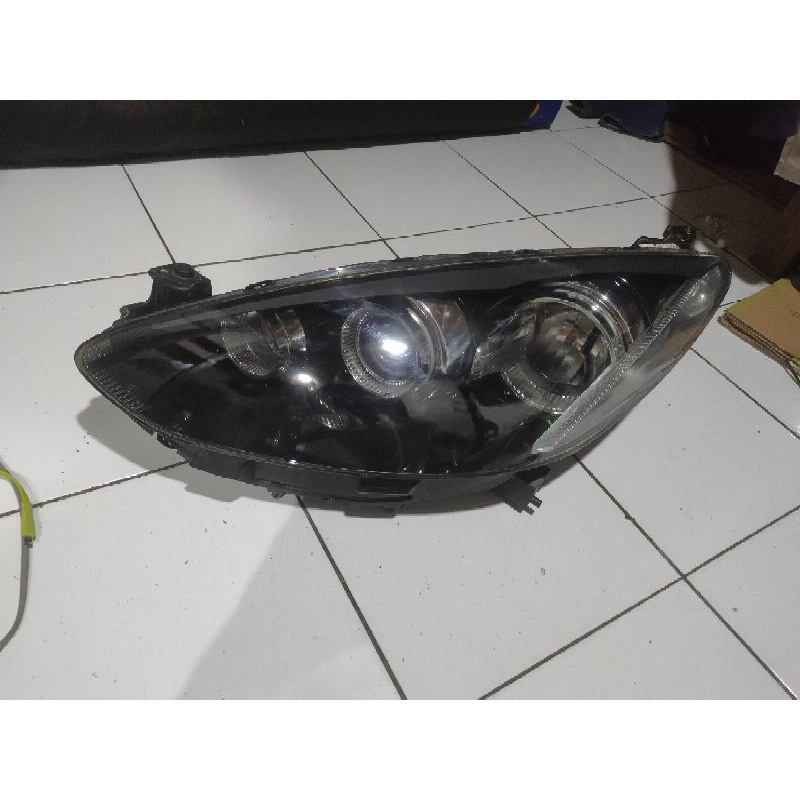 lampu depan/hedlamp mazda2 type R 2012
