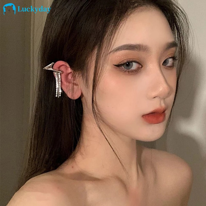 YEEZII Anting Klip Tanpa Tindik Hypoallergenic Hias Liontin Rumbai Berlian Warna Silver Untuk Wanita