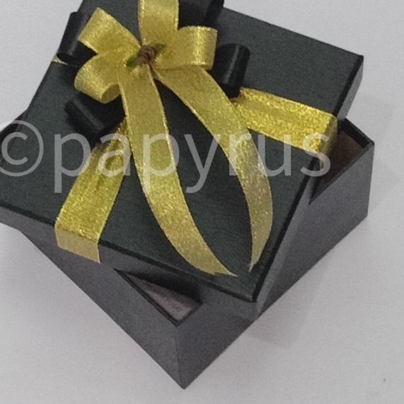 

PAPYRUS 15x15 Tinggi 10cm Kotak Kado Gift Box Hadiah KOTA KADO