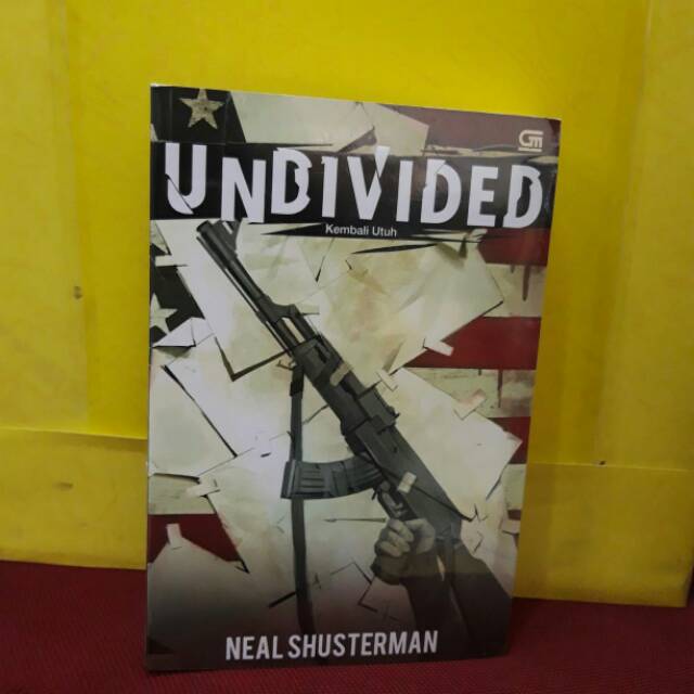 

UNDIVIDED KEMBALI UTUH
