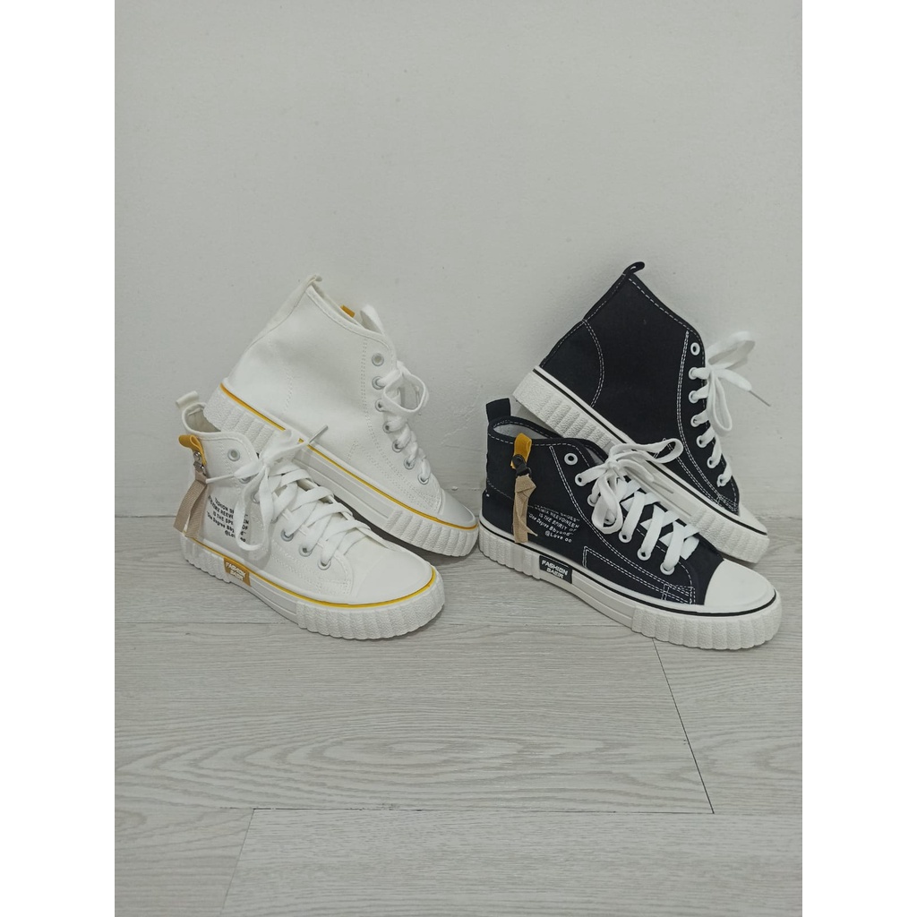 BL / Sepatu Sneakers Wanita Casual Wear ala Shoes Sneakers Keren  217 / 216