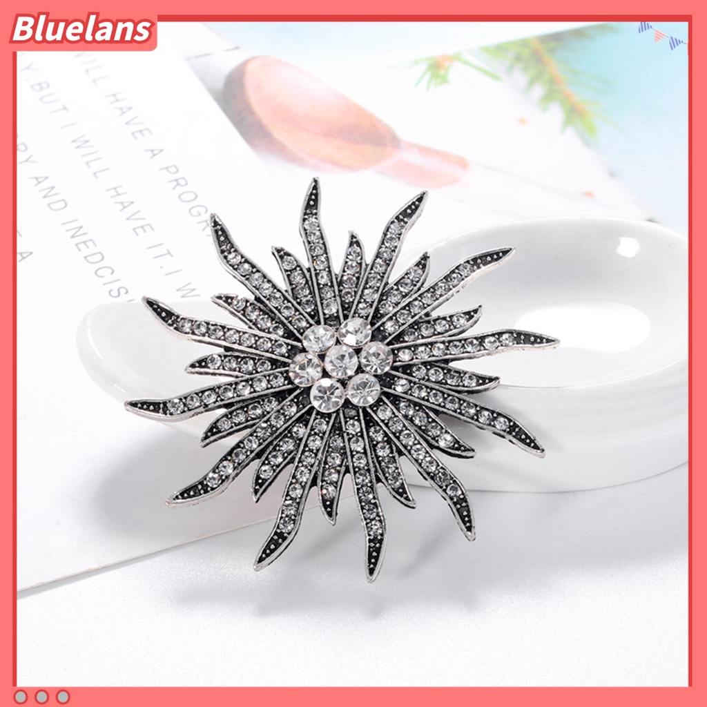 Bros Pin Bentuk Bunga Bahan Alloy Aksen Berlian Imitasi Gaya Vintage