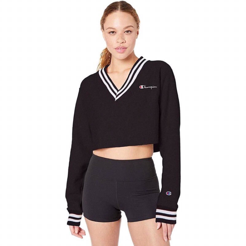 Champion UO Exclusive Oversized V-Neck Cropped Sweatshirt