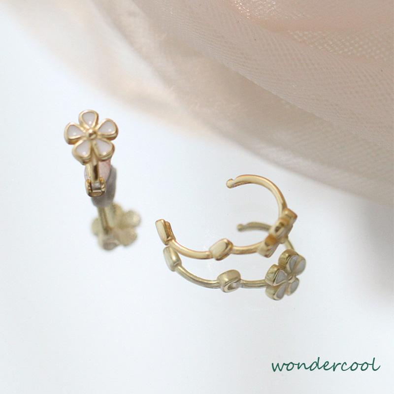 S925 Silver Retro Daisy Earrings Anting Hoop Sederhana Desain Niche Gesper Telinga-Won