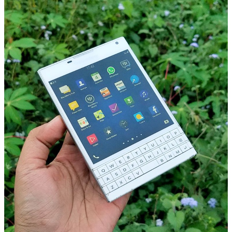 Hp jadul Blackberry Passport 4G 3/32 gahar  hp unik hp langka no q10 q20 z10