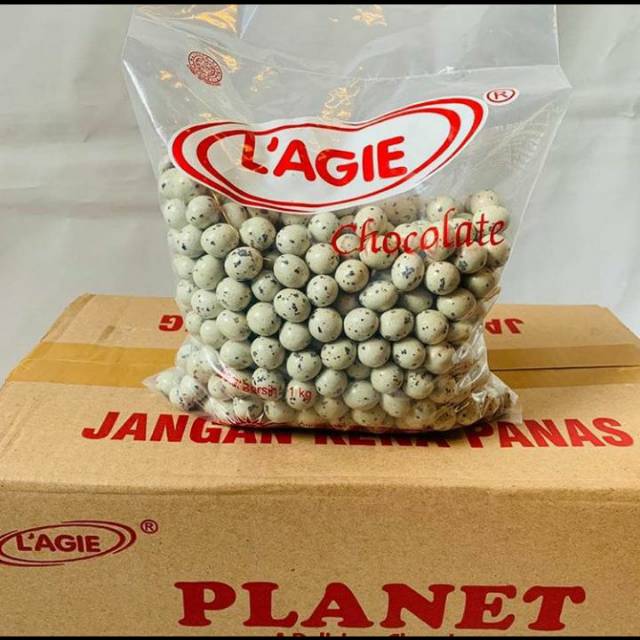 

Coklat L'agie Planet isi kacang