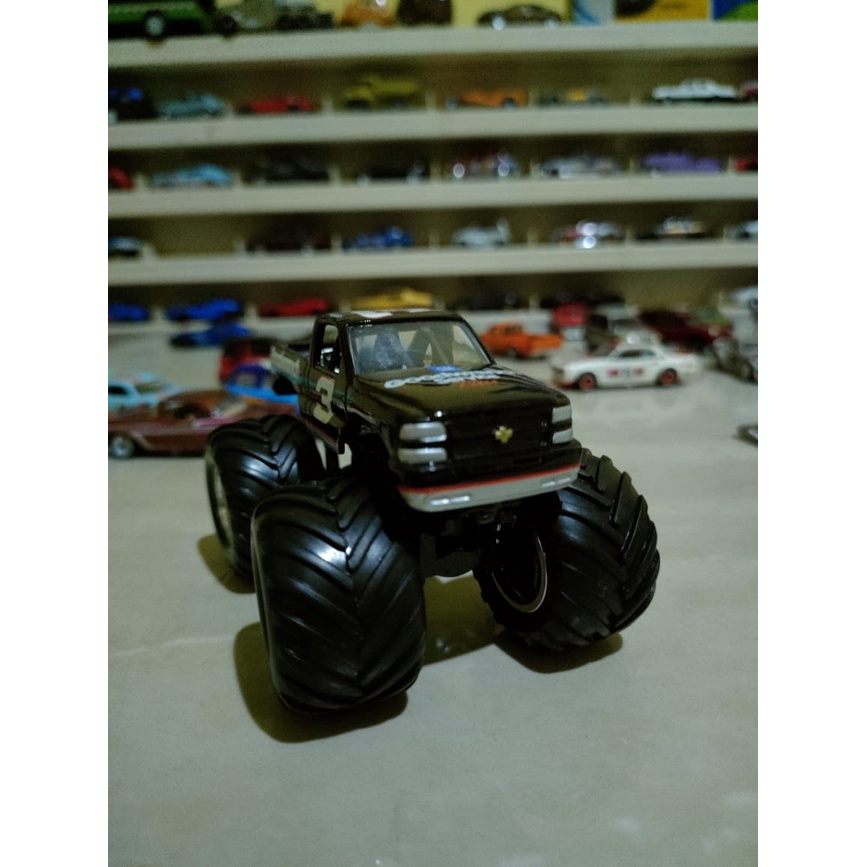 not Hotwheels monster jam Chevy goodwrench loose ban bisa belok