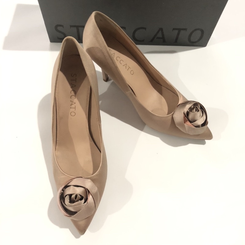 nude heels staccato 38