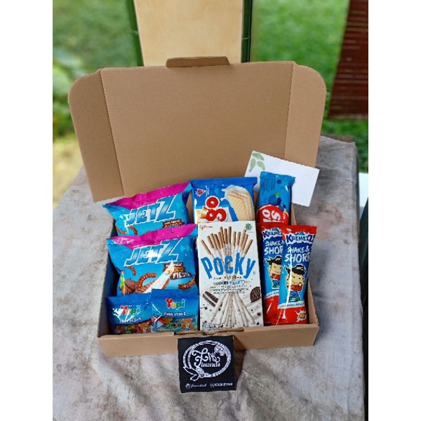

GIFTBOX SNACK/ SNACK BOX/ HAMPERS SNACK/ Kado