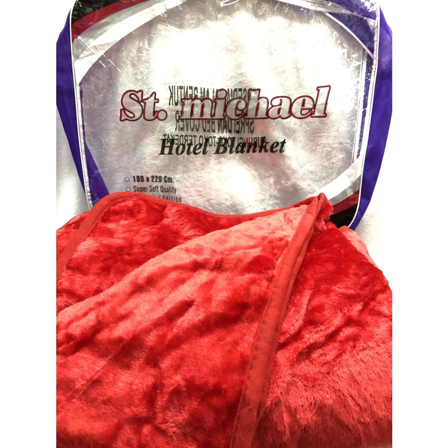 Selimut polos hotel st michael 180x220 tebal dan lembut