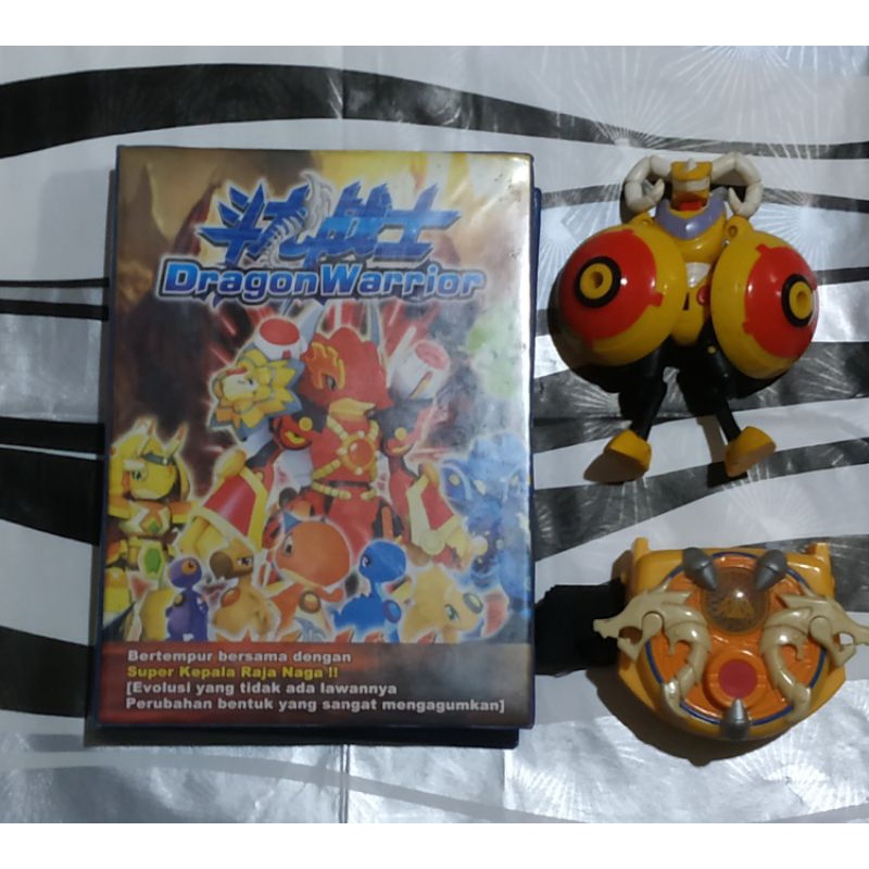 Paket Dragon Warrior(Action figure Aries, Gelang Kuning Qiu Pi, Album dan Kartu Dragon Warrior