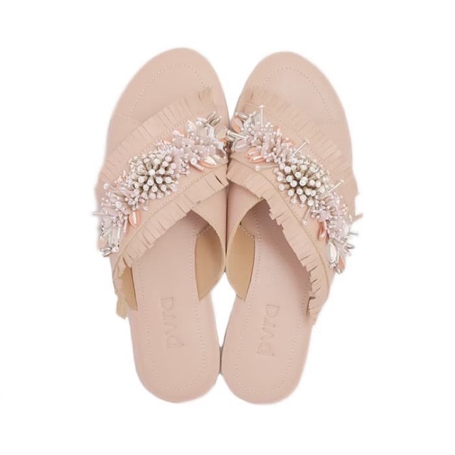Pvra new cavva frill nude @pvra