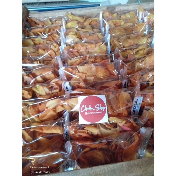 

KERIPIK UBI BALADO/Ubi Ungu 250gram-500gram
