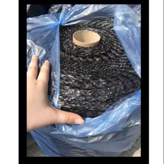 

PACKINGAN BUBBLE WRAP HITAM UNTUK TAMBAHAN BIAR AMAN