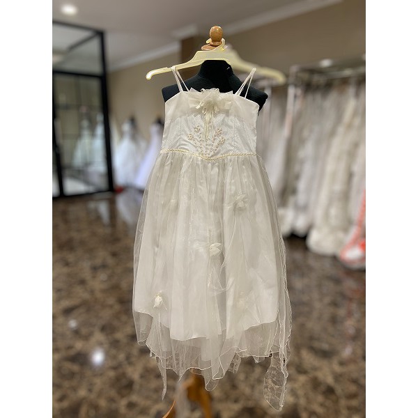 Gaun Putih Anak