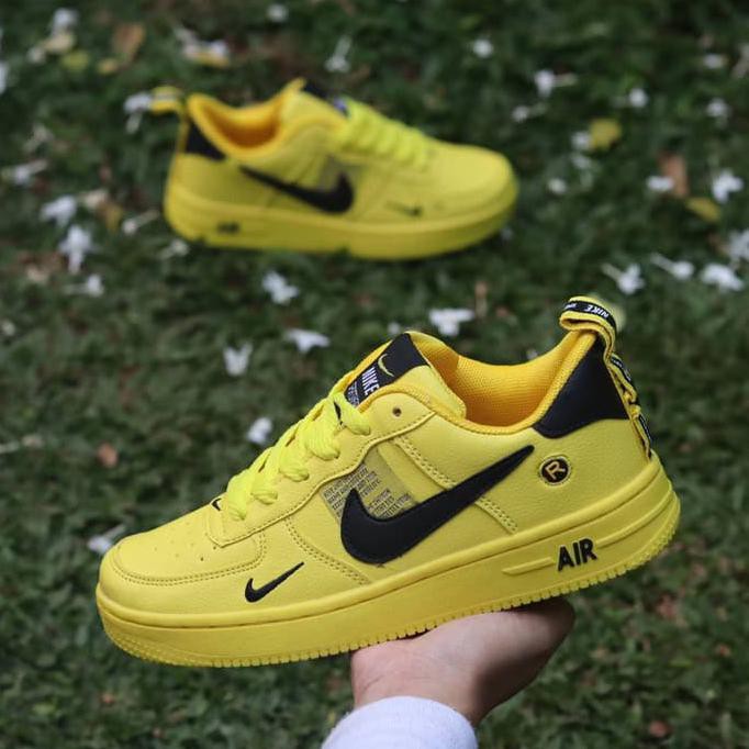 Barang Berkualitas Sepatu Nike Air Force 1 Utility All Varian Sepatu Jalan Santai Wanita ON SALE