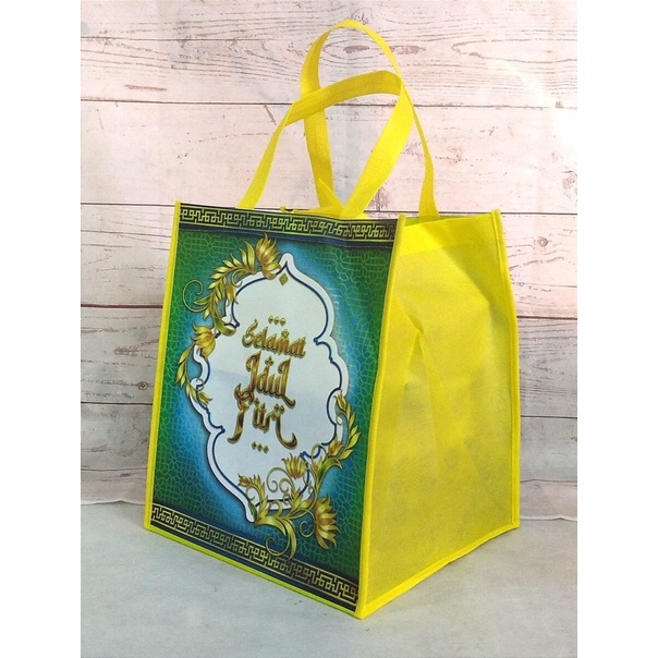 

goodie bag lebaran lebar alas kotak 25×25
