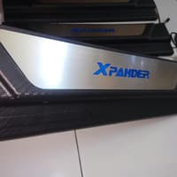 SILLPLATE SAMPING LED CARBON XPANDER / SILLPLATE LED PINTU XPANDER