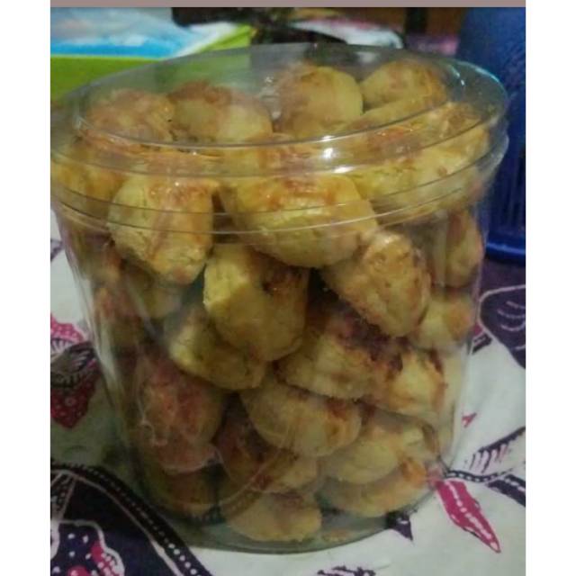 

Kue nastar keju