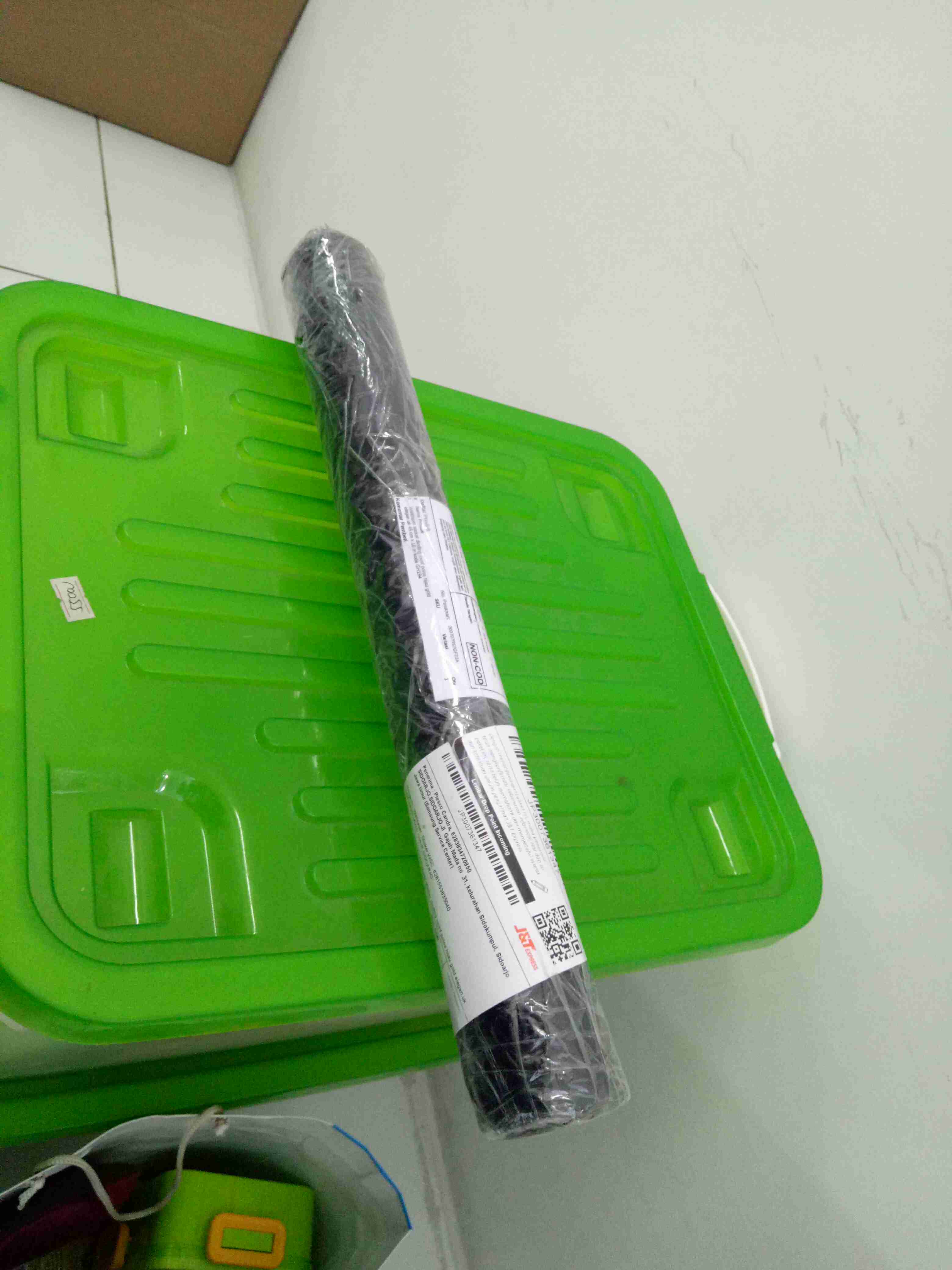 Polos Hijau Garis Wallpaper Sticker Dinding Motif Polos Hijau Gold Elegan Uk 45 Cm X 10 M Kode Gh194