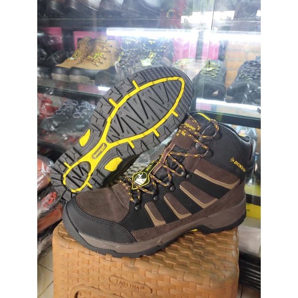 brown dunlop trainers