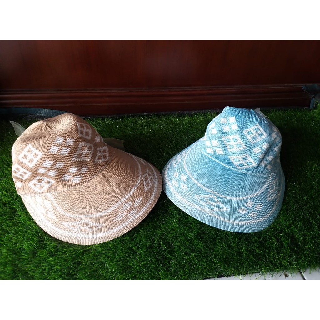 topi caddy rajut/ pantai rajut